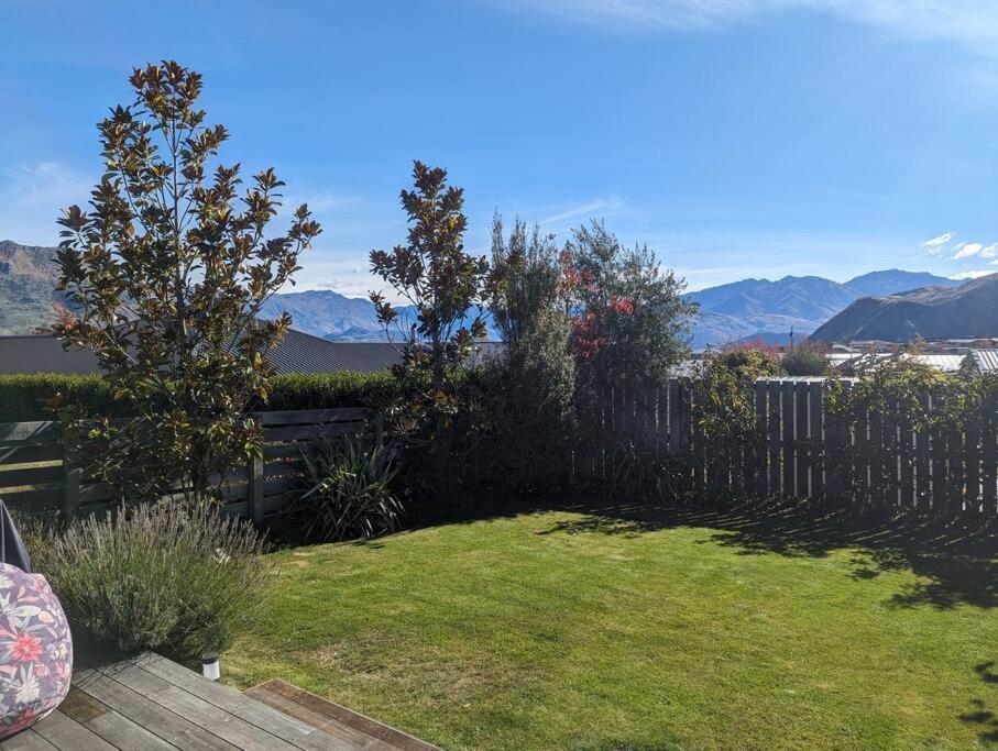 Peninsula Bay Guest House Wanaka Exterior photo