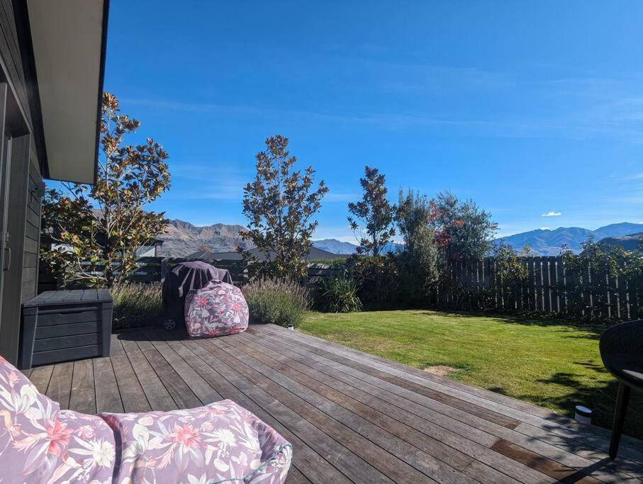 Peninsula Bay Guest House Wanaka Exterior photo